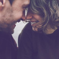 Psychologie: Diese 8 Gesten von Männern bedeuten „Ich liebe dich“