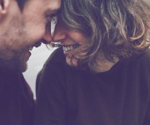 Mit diesen 8 Gesten sagen Männer „Ich liebe dich“!