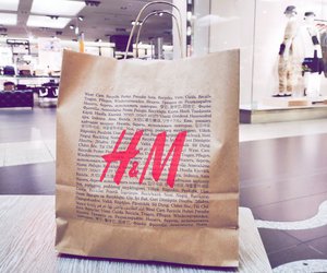 H&M: Diese neuen Blusen versprühen jetzt immense Herbst-Vibes
