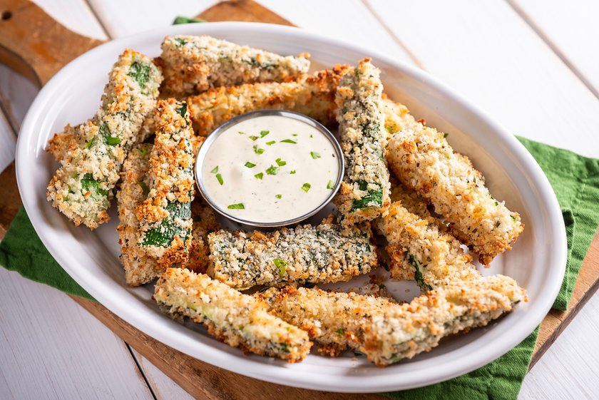 Healthy Zucchini Fries With Dipping Sauce
