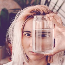 Glassplitter verschluckt? DAS ist jetzt zu tun!