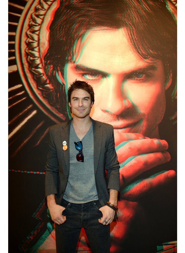 Ian Somerhalder posiert bei einer Party für die Fotografen Ian Somerhalder posiert bei einer Party für die Fotografen