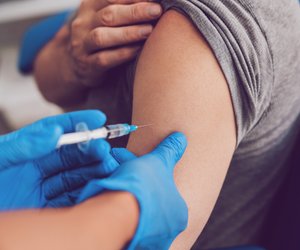 AstraZeneca: 4 Bundesländer geben Impfstoff für alle frei!
