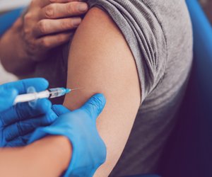 AstraZeneca: 4 Bundesländer geben Impfstoff für alle frei!