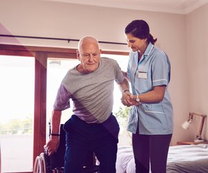 Altenpfleger werden: Das sind die Voraussetzungen und Aufgaben