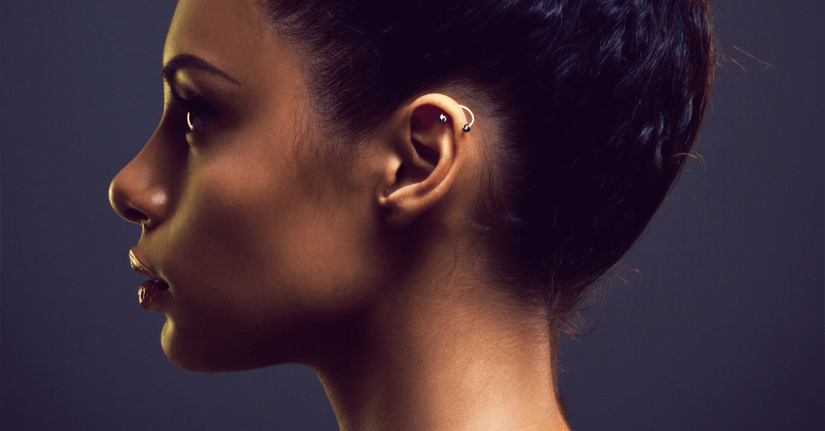 Helix-Piercing stechen lassen: Risiken & Kosten, die dich erwarten