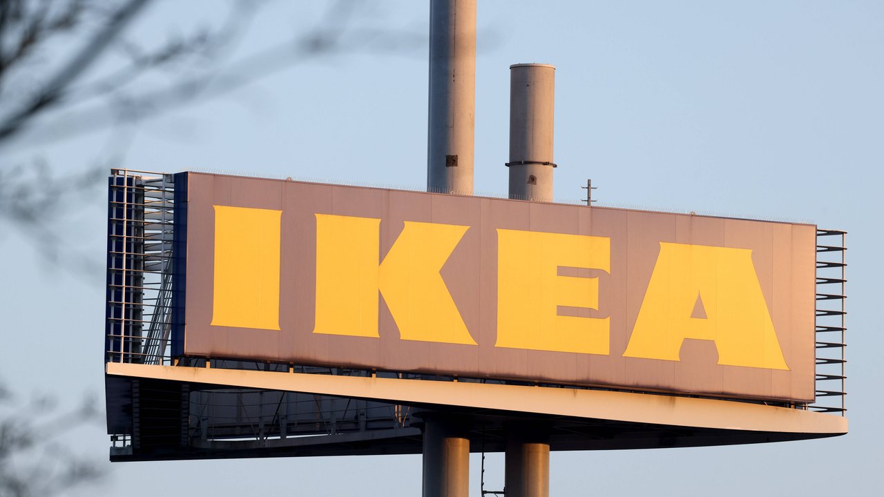 Bei Ikea findest du bunte Dekoration für eine positive Atmosphäre.