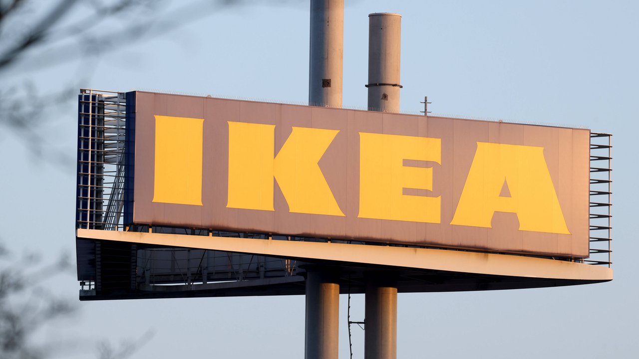 Bei Ikea findest du bunte Dekoration für eine positive Atmosphäre.