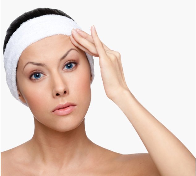 Durch ein Facelift kann die Haut gestrafft werden Durch ein Facelift kann die Haut gestrafft werden