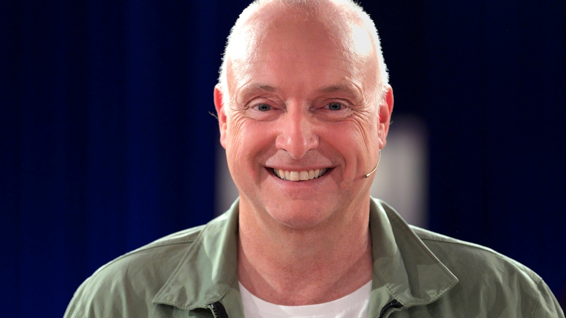 Frank-Buschmann-Hat-der-Moderator-und-Kommentator-eine-Frau-