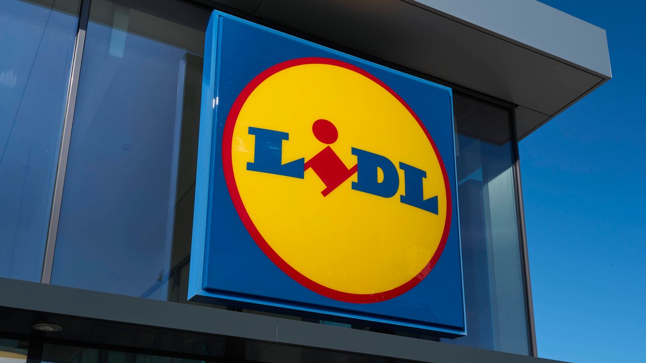 Bei Lidl gibt es die stilvolle Stehleuchte für dein Zuhause.