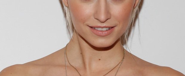 Lena Gercke Backstage bei der Mercedes Benz Fashion Show