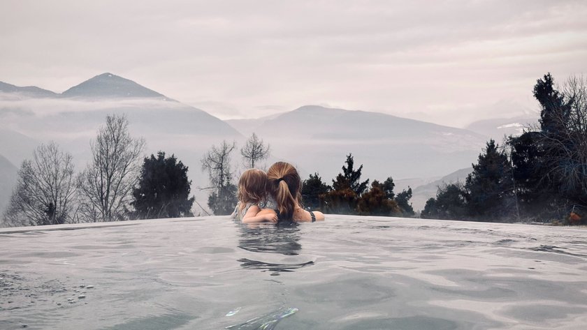 Südtirol Urlaub Kleinkind Infinity Pool 