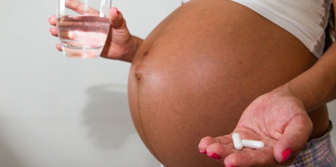 Omega-3 in der Schwangerschaft: Ungesättigte Fettsäuren unterstützen die Entwicklung. Omega-3 in der Schwangerschaft: Ungesättigte Fettsäuren unterstützen die Entwicklung.