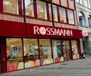 Selbstgemachte Weihnachtssüßigkeiten: Rossmanns 2-Euro-Pralinenförmchen machen's möglich