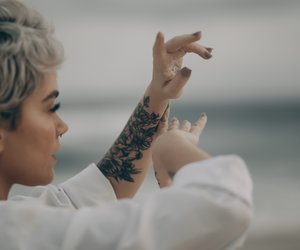 Brustkrebs-Tattoo: Die schönsten Motive für Krebsüberlebende