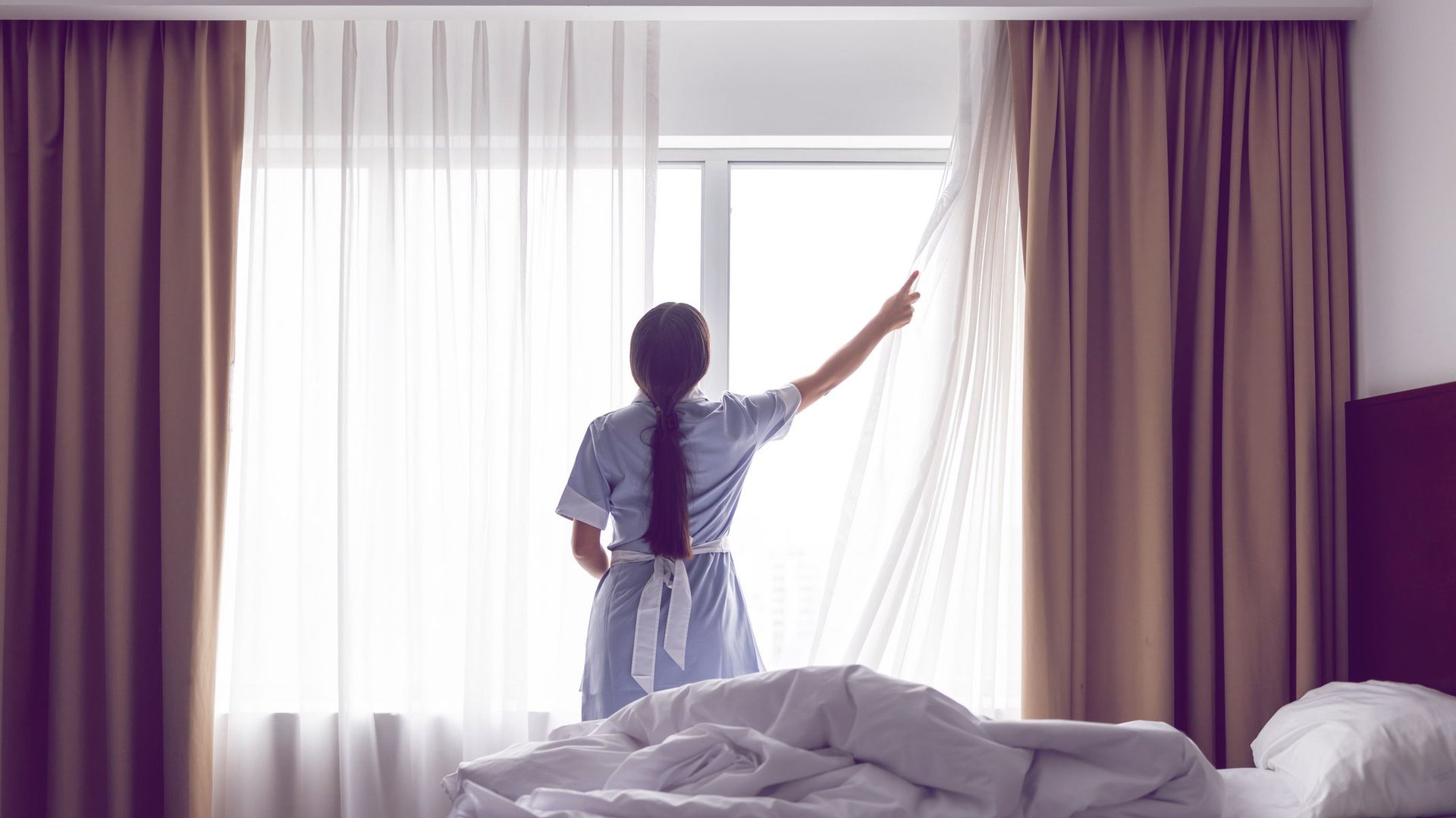 8-Dinge-die-Hotelmitarbeiter-beim-Saubermachen-sofort-bemerken-und-richtig-tzend-finden-