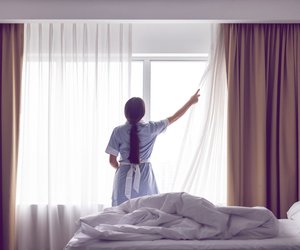 8 Dinge, die Hotelmitarbeiter beim Saubermachen sofort bemerken (und richtig ätzend finden)