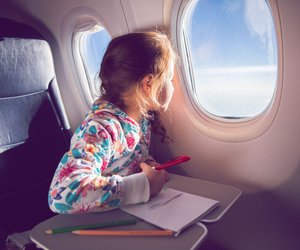 Kinder auf Reisen: Ab wann darf man alleine fliegen?