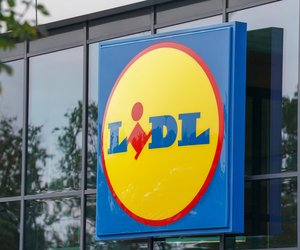 Dieser Sichtschutz von Lidl schenkt deinem Balkon Privatsphäre und sieht schick aus