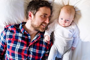 Vater mit Baby Vater mit Baby