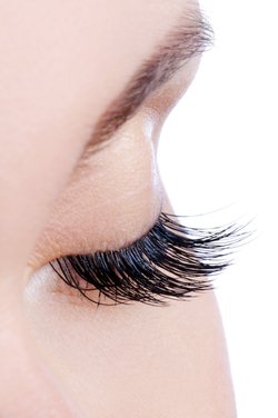 Geschwungene Wimpern Geschwungene Wimpern