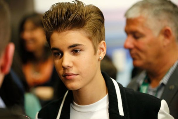 Justin Bieber hat die Highschool beendet. Justin Bieber hat die Highschool beendet.