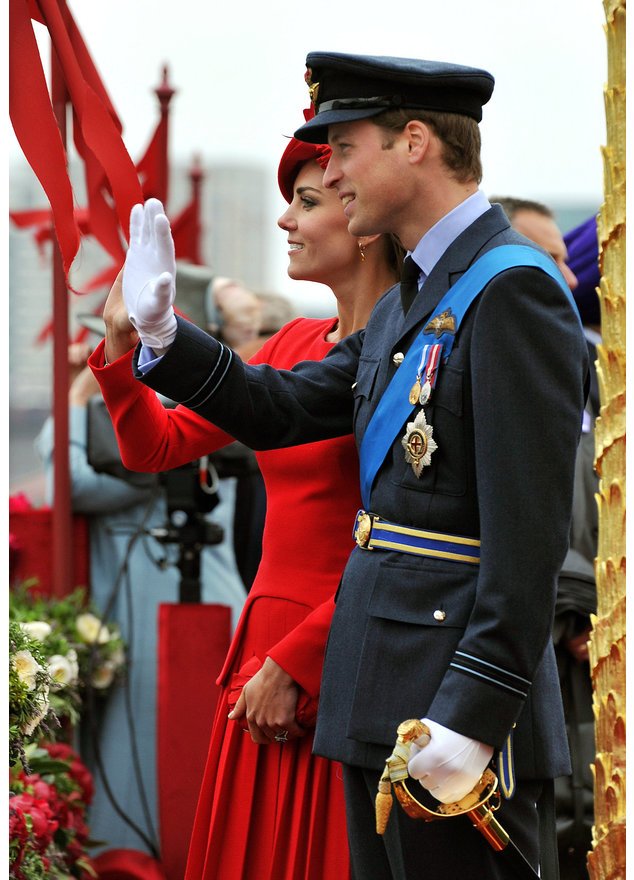Kate Middleton und Prinz William winken Kate Middleton und Prinz William winken