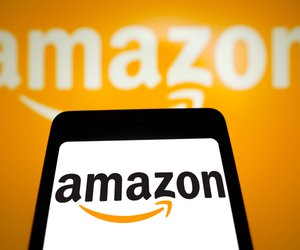 Ein Muss für den Campingplatz: Schnapp dir die tragbare Lampe von Amazon