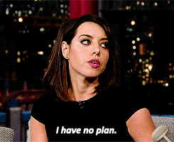 Aubrey Plaza erzählt in einer Talk-Show, dass sie keinen Plan hat