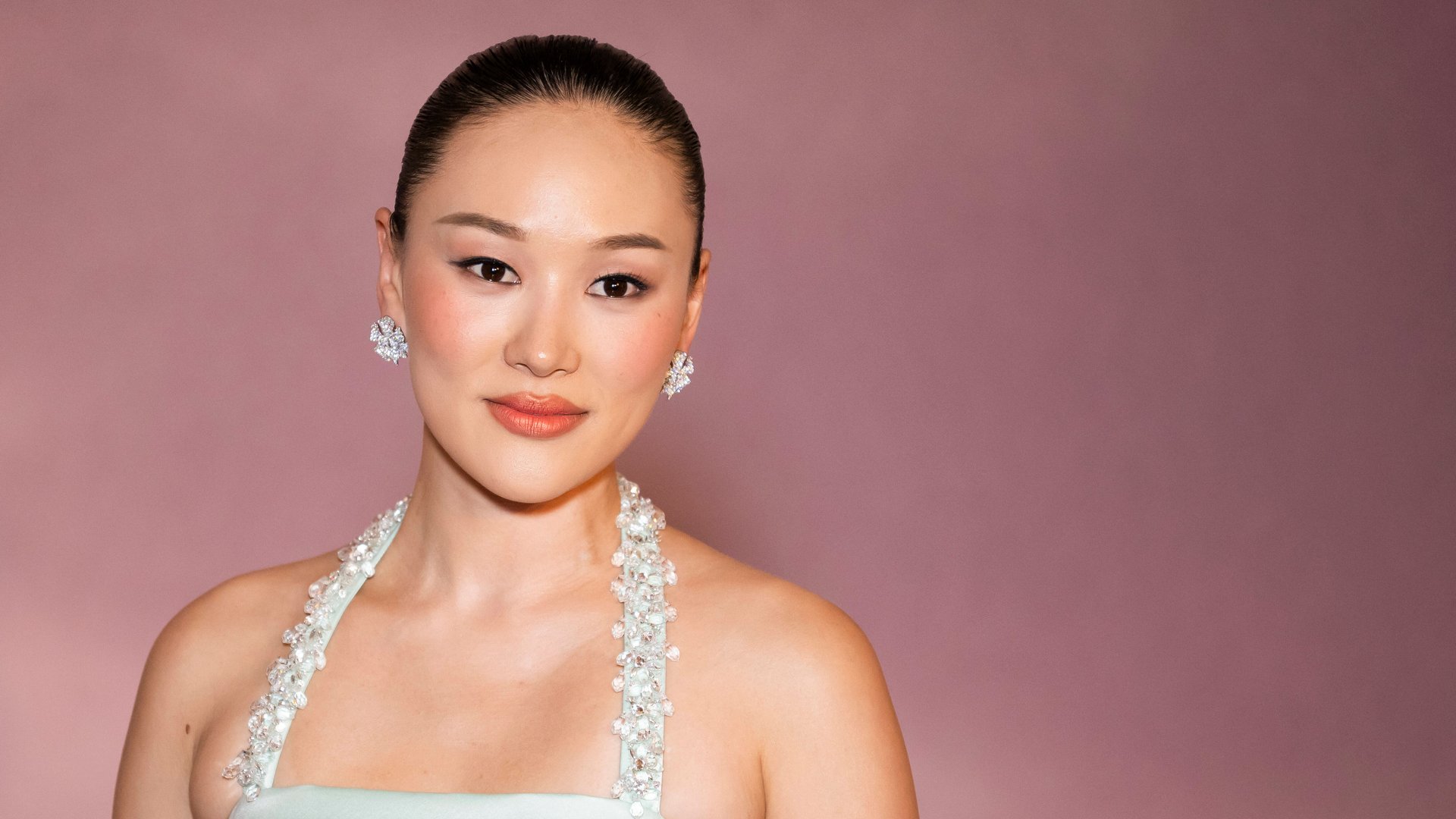 Das-musst-du-ber-Bridgerton-Star-Yerin-Ha-vor-dem-Start-von-Staffel-4-wissen-