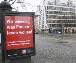 Plakat-Aktion enttarnt Sexismus in der Bild-Zeitung