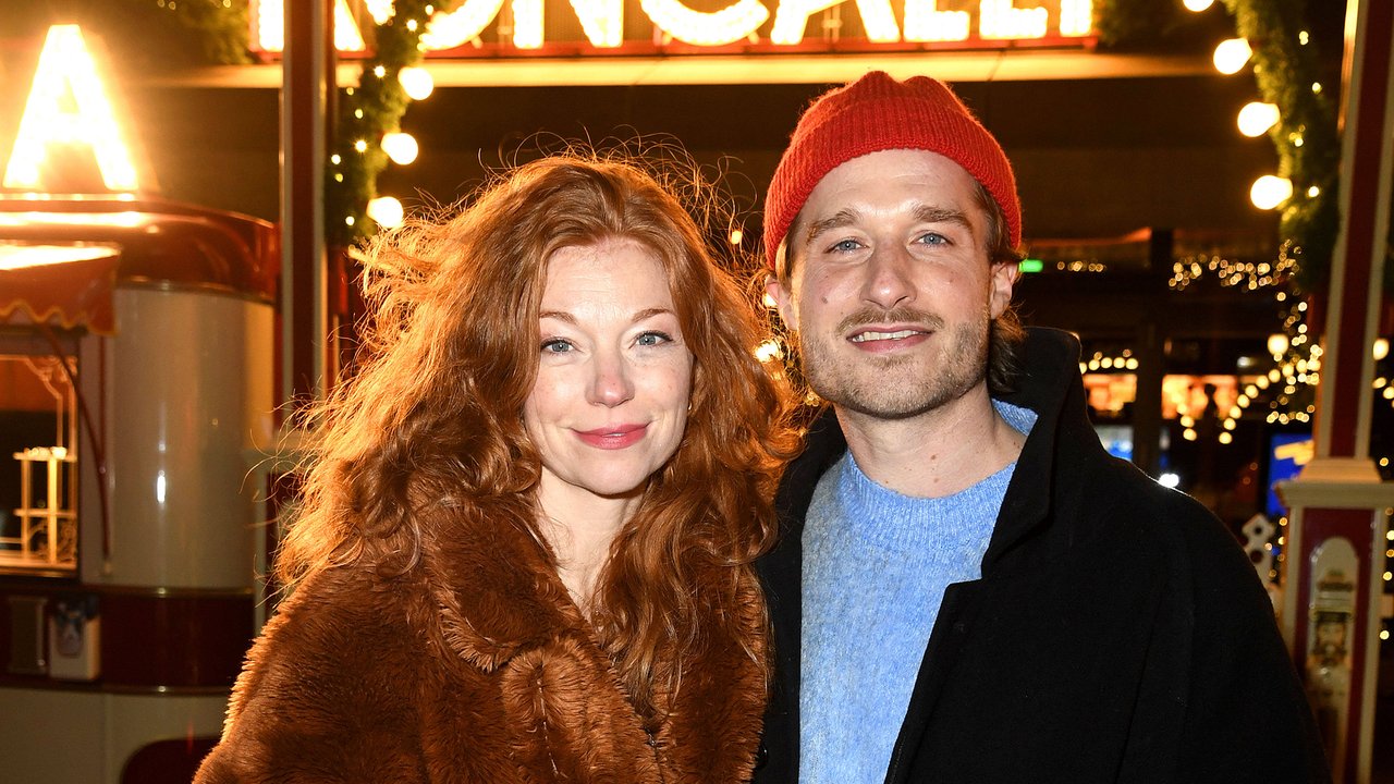 Marleen Lohse mit Ehemann Max Montgomery bei der Roncalli-Weihnachtscircus-Premiere in Berlin.