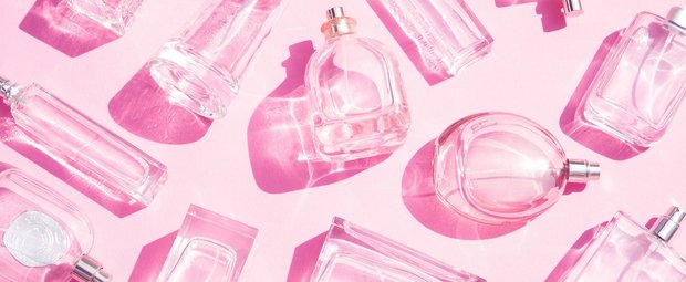 Feel-Good-Parfums von Rossmann: Diese blumigen Düfte machen einfach direkt gute Laune 