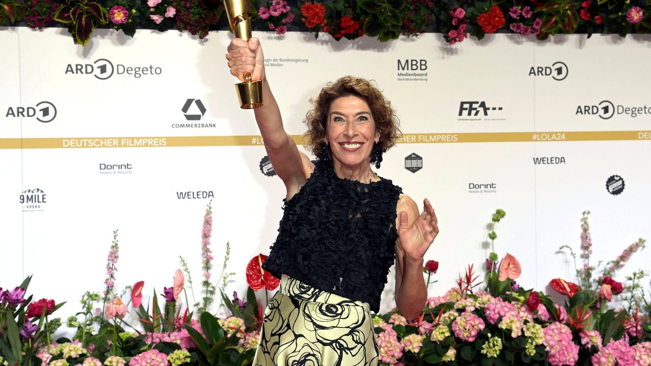 Adele Neuhauser bei der Verleihung des Deutschen Filmpreises 2024.