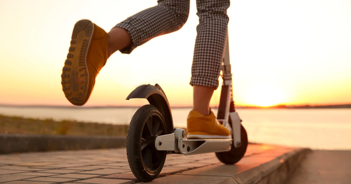 Grenzen & Regeln: Ab wann darf man E-Roller fahren?