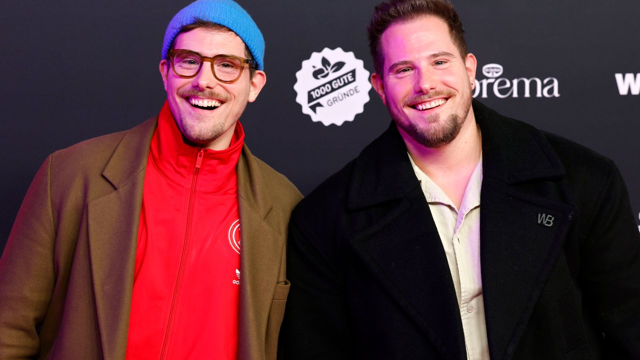 Benni Wolter (rechts) mit seinem Bruder Dennis bei der 25. Verleihung der 1LIVE Krone.