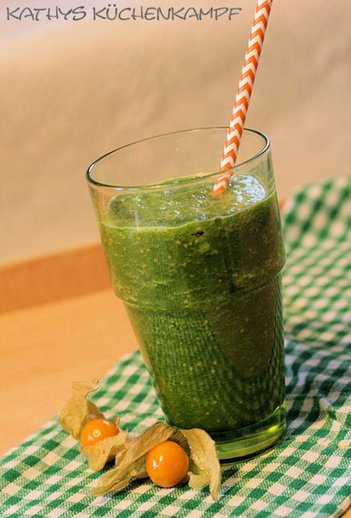 Vitamine pur: Green Smoothie mit Pak Choi und Physalis Vitamine pur: Green Smoothie mit Pak Choi und Physalis