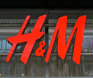 Sommer-Hype: 2024 lieben alle das Limoncello-Dress von H&M!