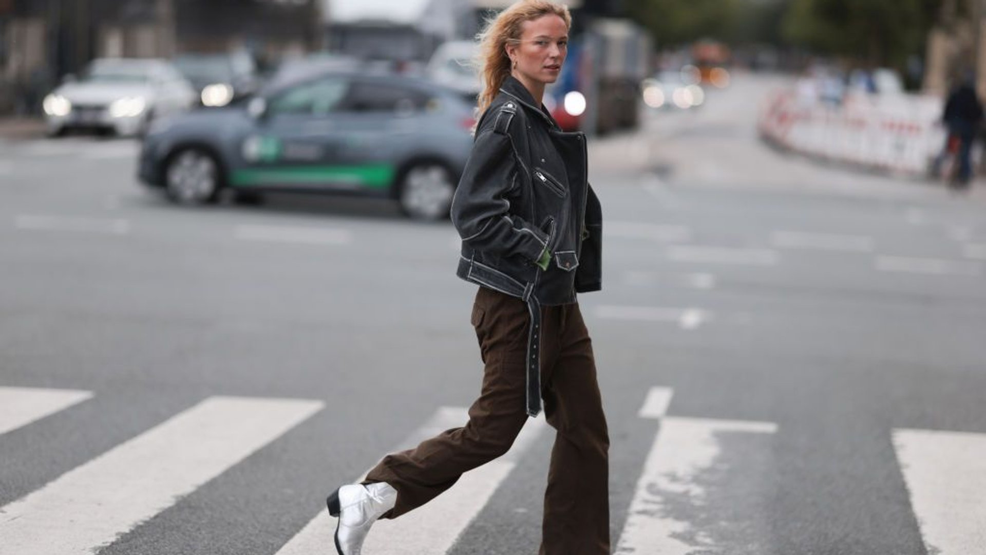 Das-Toffee-Shirt-von-H-M-Ein-Fashion-Statement-das-du-nicht-verpassen-solltest-