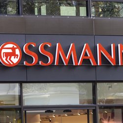 Strahlende Festtage: Die LED-Lichterkette mit Sternen bei Rossmann schnell sichern