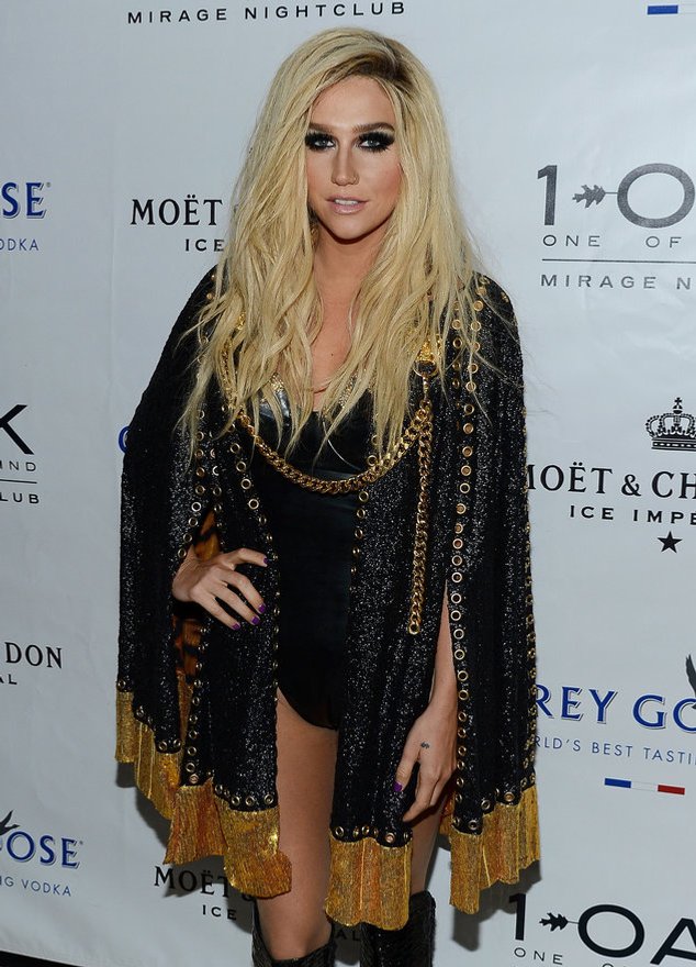 Kesha auf dem roten Teppich Kesha auf dem roten Teppich