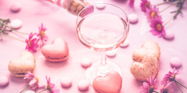 Valentinstags-Cocktails: 2 Drinks, um auf die Liebe anzustoßen