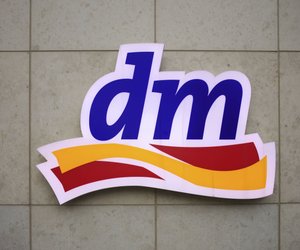 Makelloser Look? Dieses dm‑Beautyprodukt schenkt dir einen tollen Glow