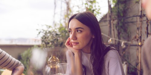 Darf man mit Freunden über Beziehungsprobleme reden? Das sagt eine Psychologin