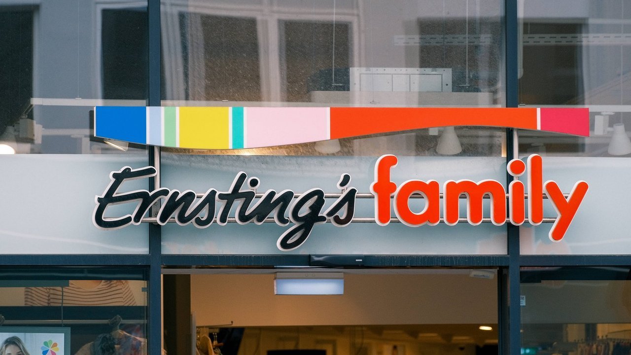 Bei Ernsting's family: Eine Umhängetasche für jede Gelegenheit.