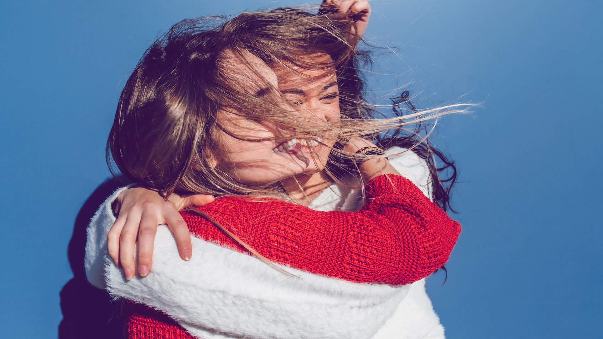 10-Fragen-die-sich-anf-hlen-wie-eine-Umarmung-und-jede-Beziehung-vertiefen