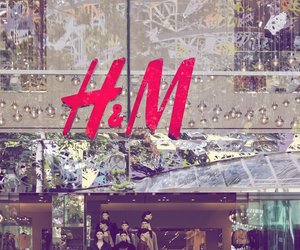 Dieses Popelinekleid von H&M ist ein absolutes Must-have für alle Fans von „Bridgerton“