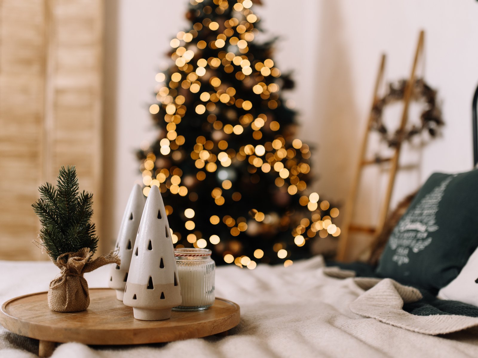 Cozy Bedroom Christmas Tree Vignette Cozy Bedroom Christmas Tree Vignette — Aesthetic Christmas Decor
