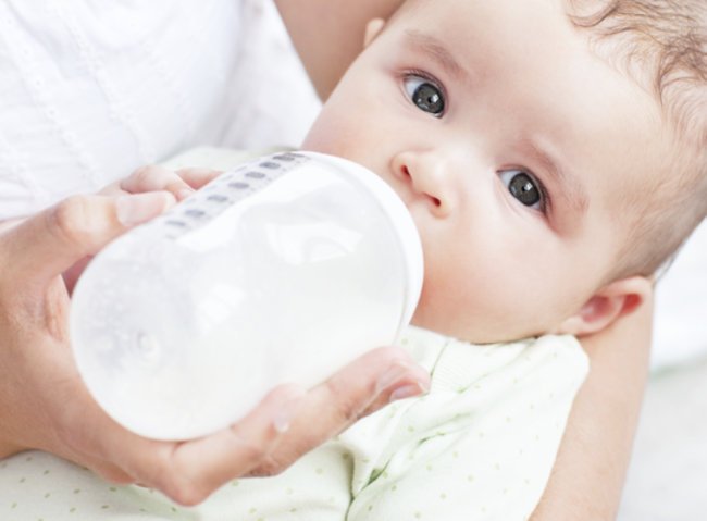 Darf Dein Baby Kuhmilch trinken? Darf Dein Baby Kuhmilch trinken?